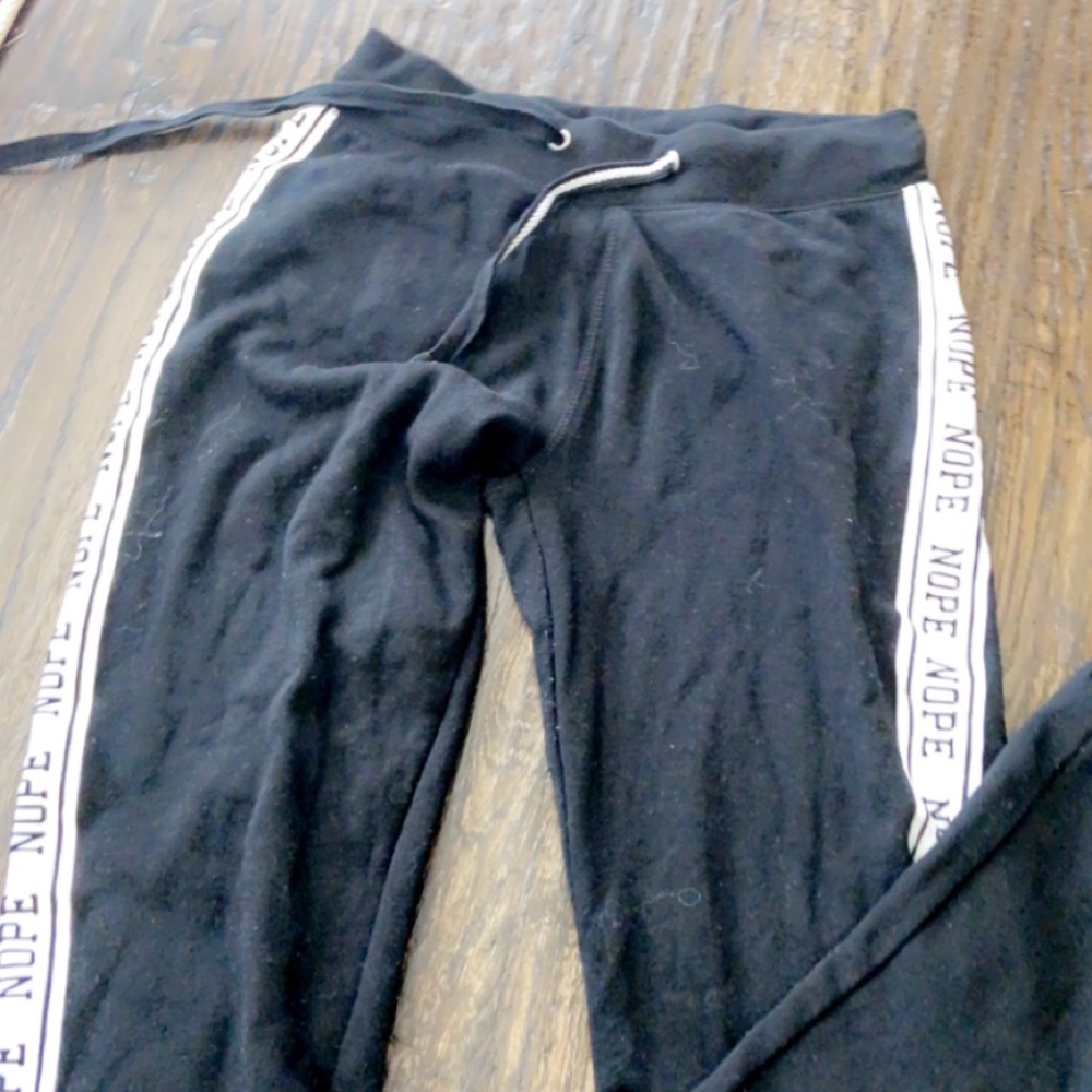 “Nope” print sweatpants